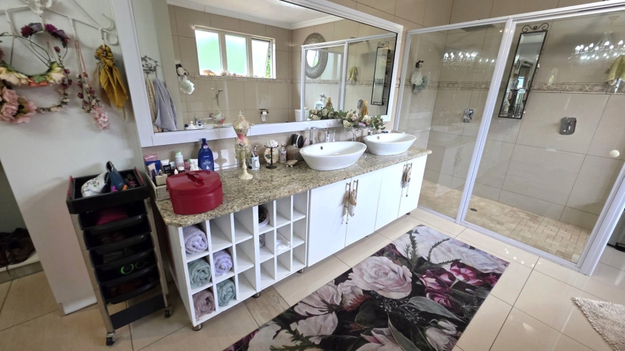 3 Bedroom Property for Sale in Caribbean Beach Club North West